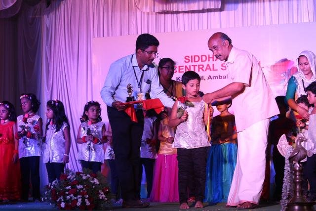 Siddhartha students performing at a school arts programme &mdash; photograph 17