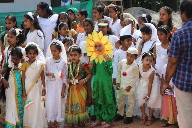 Siddhartha students performing at a school arts programme &mdash; photograph 22