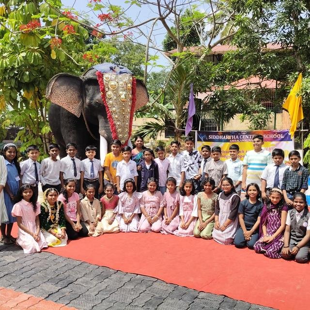 Siddhartha students and staff on the campus at Ambalamkunnu &mdash; photograph 17